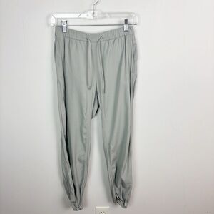 Lululemon Essential Affinity Mid Rise Jogger Gray Size 4